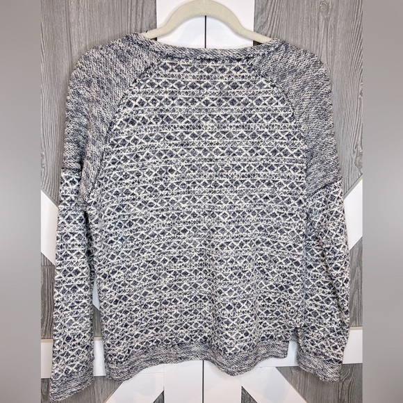 B14.16 Forever 21 Black & White Crew Neck Cropped Sweater Women's Size M - Picture 3 of 4